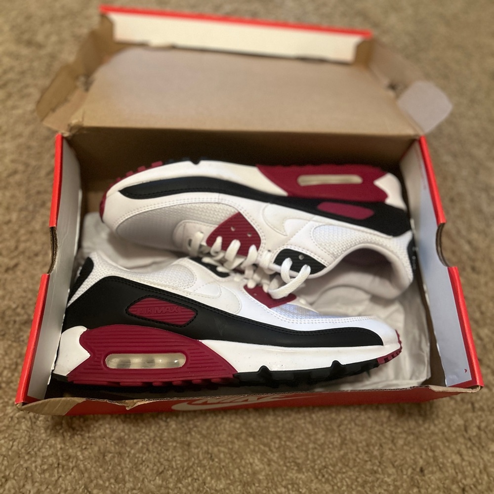 NIKE Air Max 90 Burgundy & White